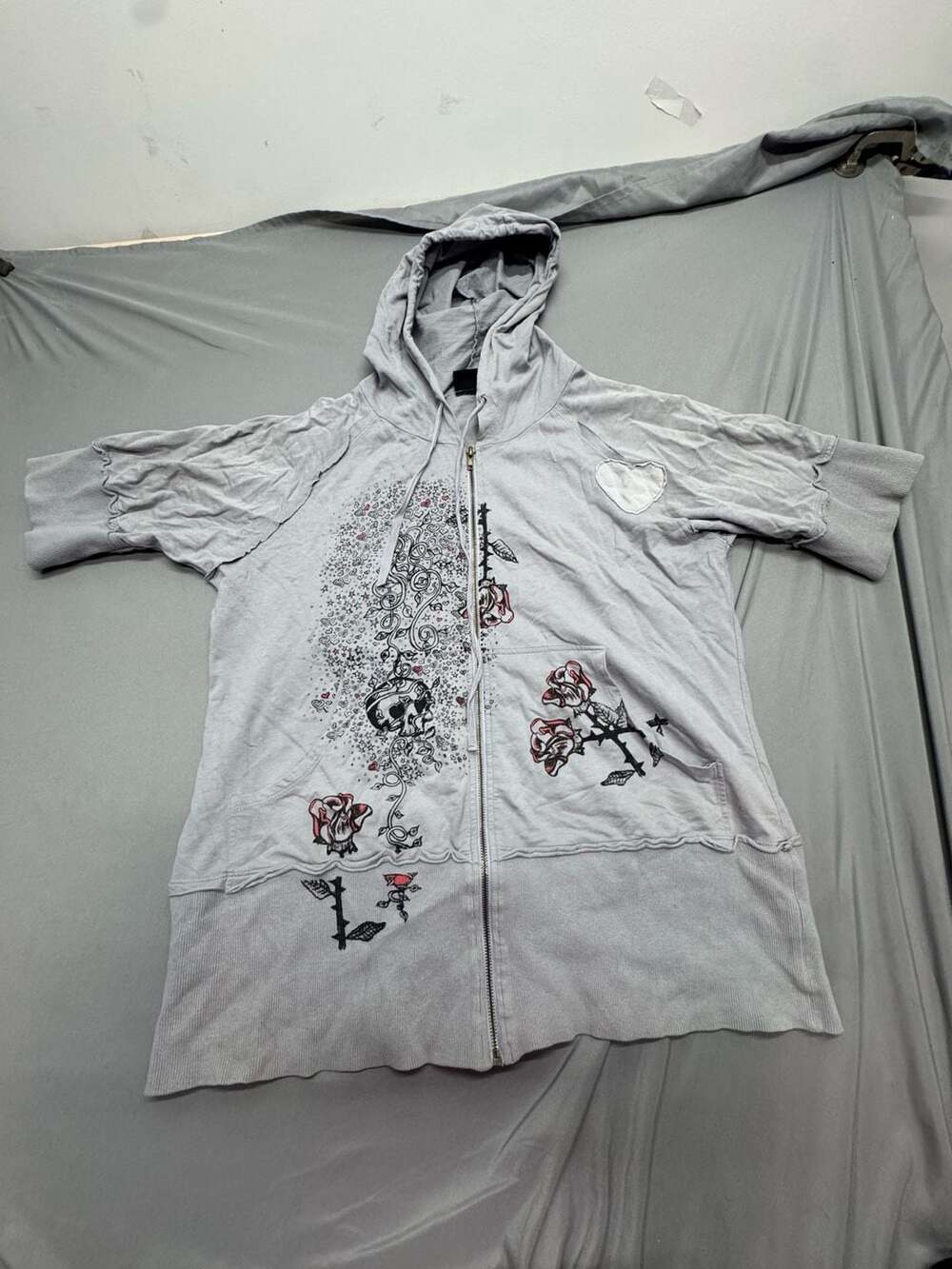Torrid Zip Up Hoodie Gray Skull Floral Y2K Grunge Short Sleeve